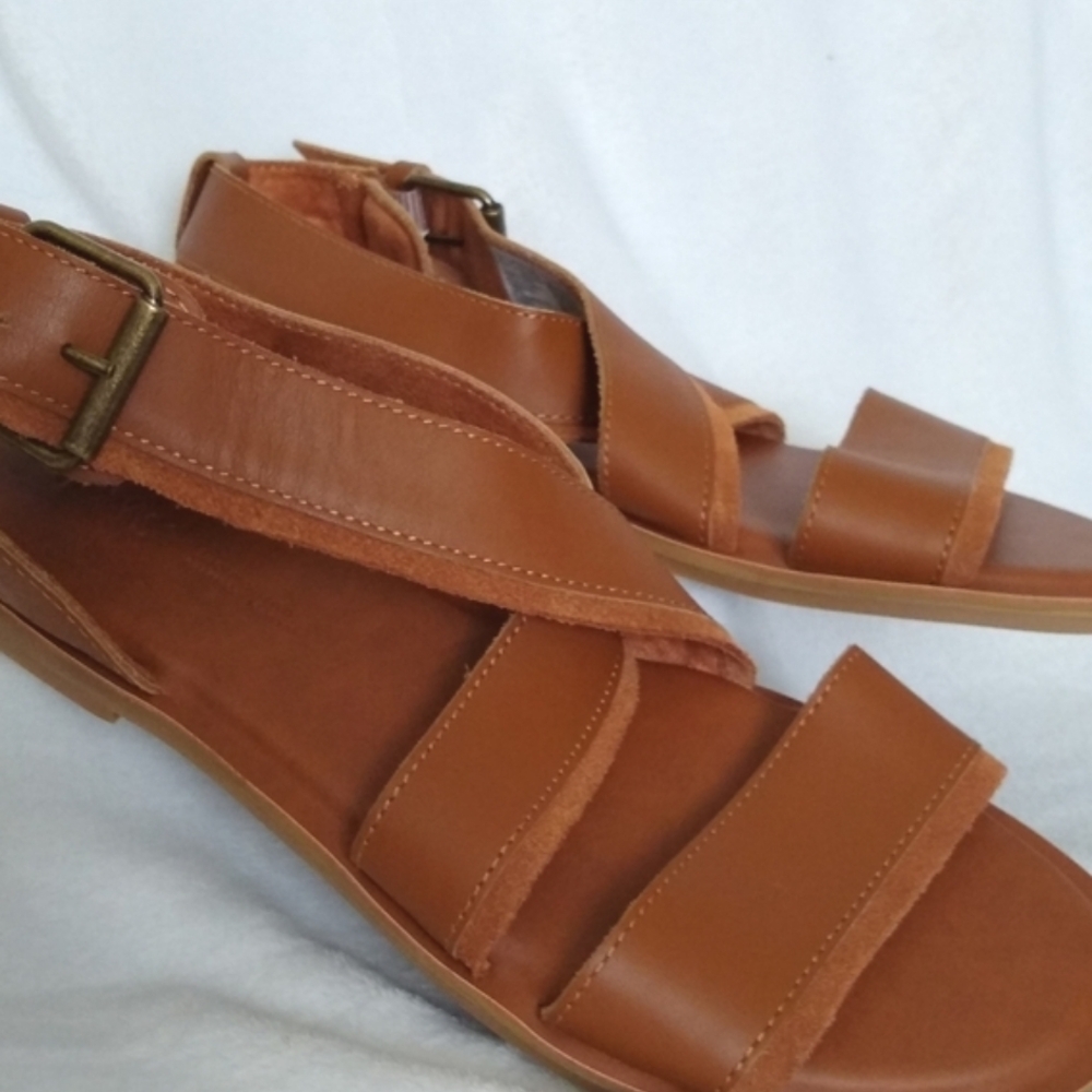 Toms Tan Leather Sandals Minimalist Flat Design Women's Sz 8 - Picture 10 of 11